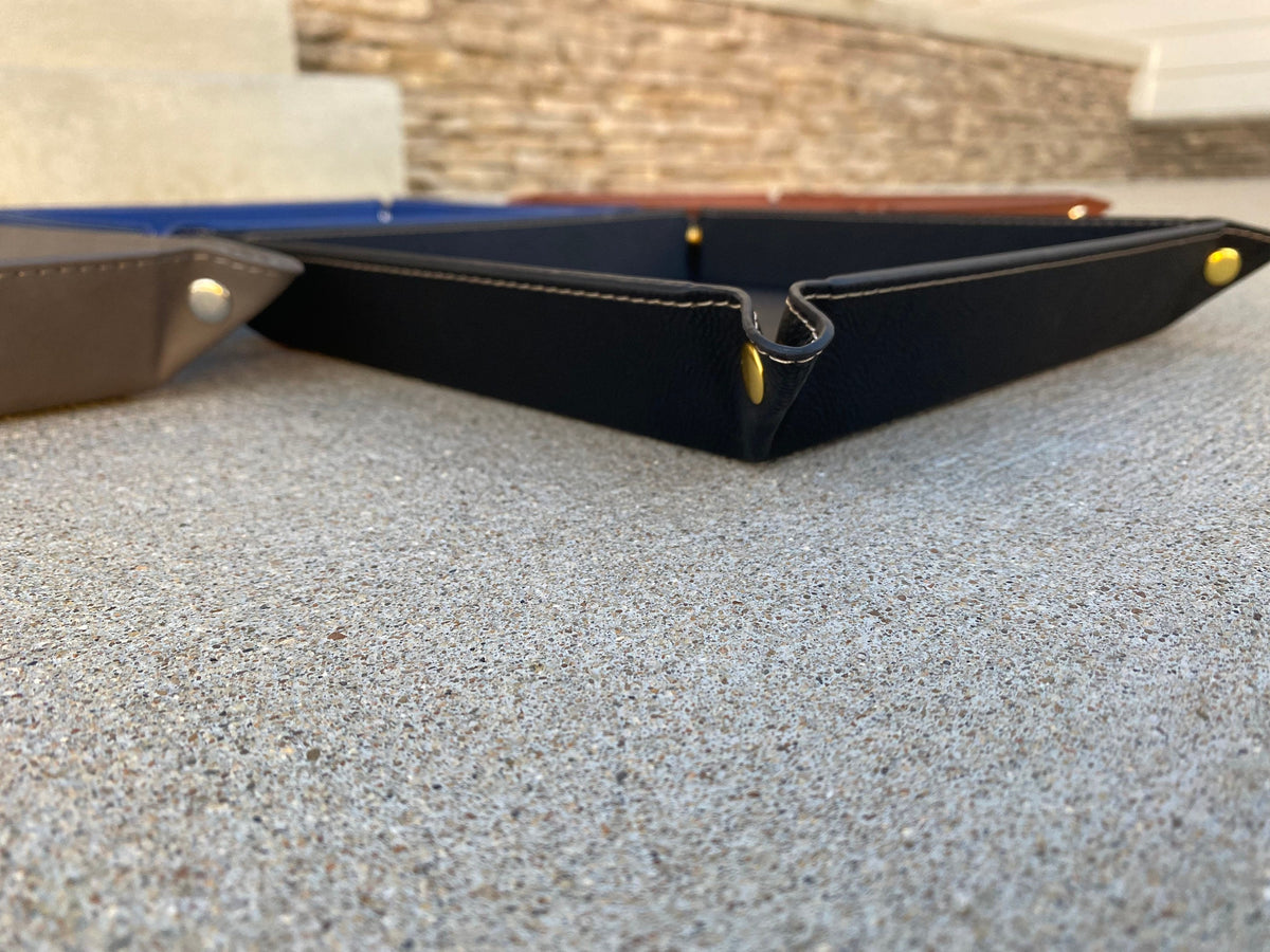 Personalized Gift for Him, Valentines Gifts for Him, Custom Man gifts, Leather Gift for Him, Valet Tray, Husband Gift, Dad Gift. Key Holder